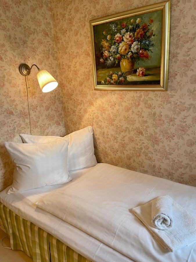 Apertins Hotell Kil Zewnętrze zdjęcie